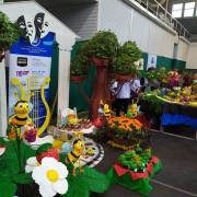 Композиция "Пчёлки" на тему года "Театр" от Альбины Бондаренко и "Службы рощи ТГУ"